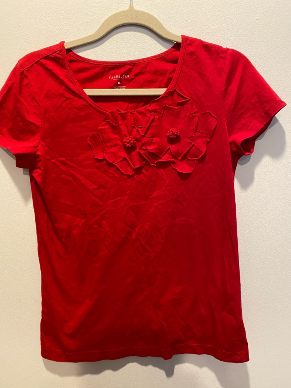 Van Heusen Red Short-Sleeve Scoop Neck Tee with Floral Appliqués